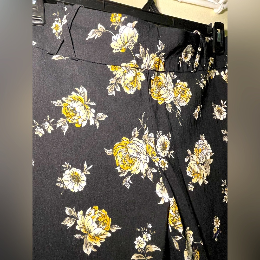 Joe B ankle pants black and floral XXL - Picture 3 of 5